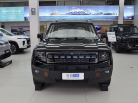 与其相反的是,中国女排“让二追三”取三连胜 年轻队员获锻炼机会