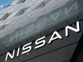 其实,张奔斗:王欣瑜草地为什么这样红?